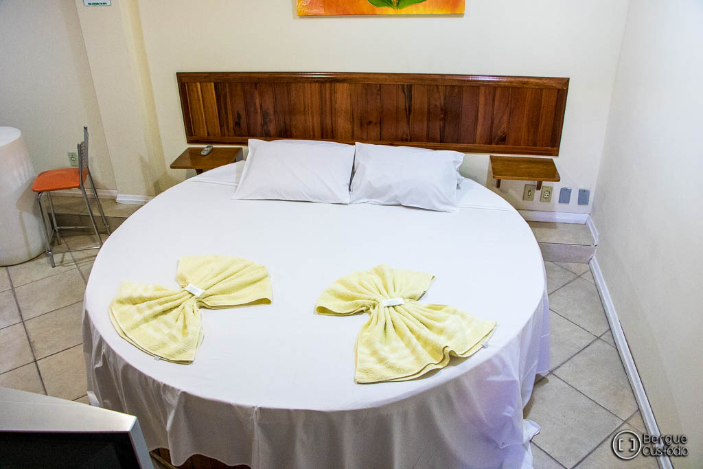 Apartamento de casal com cama redonda